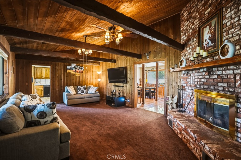 1661 Twin Butte Property Photo 9