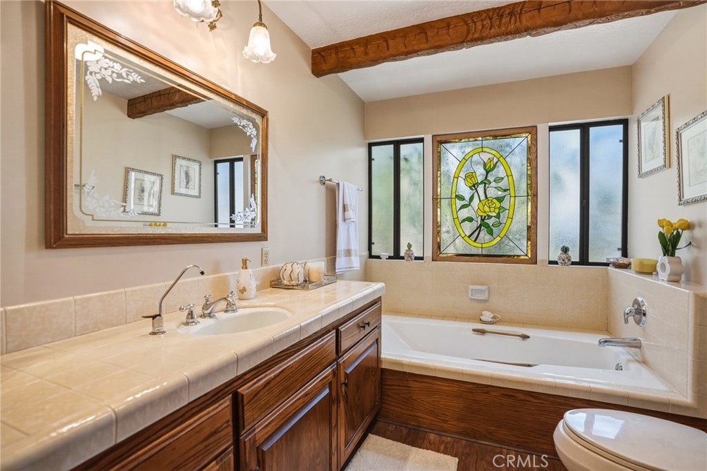 1661 Twin Butte Property Photo 30