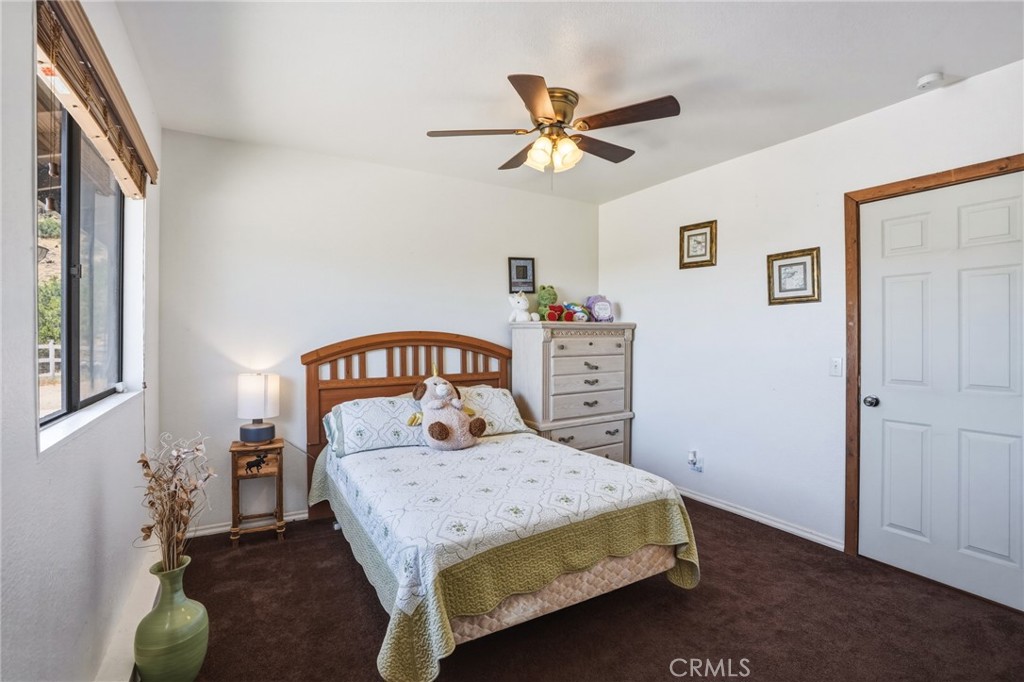1661 Twin Butte Property Photo 36