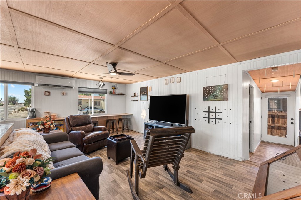 1724 Sandra Property Photo 3