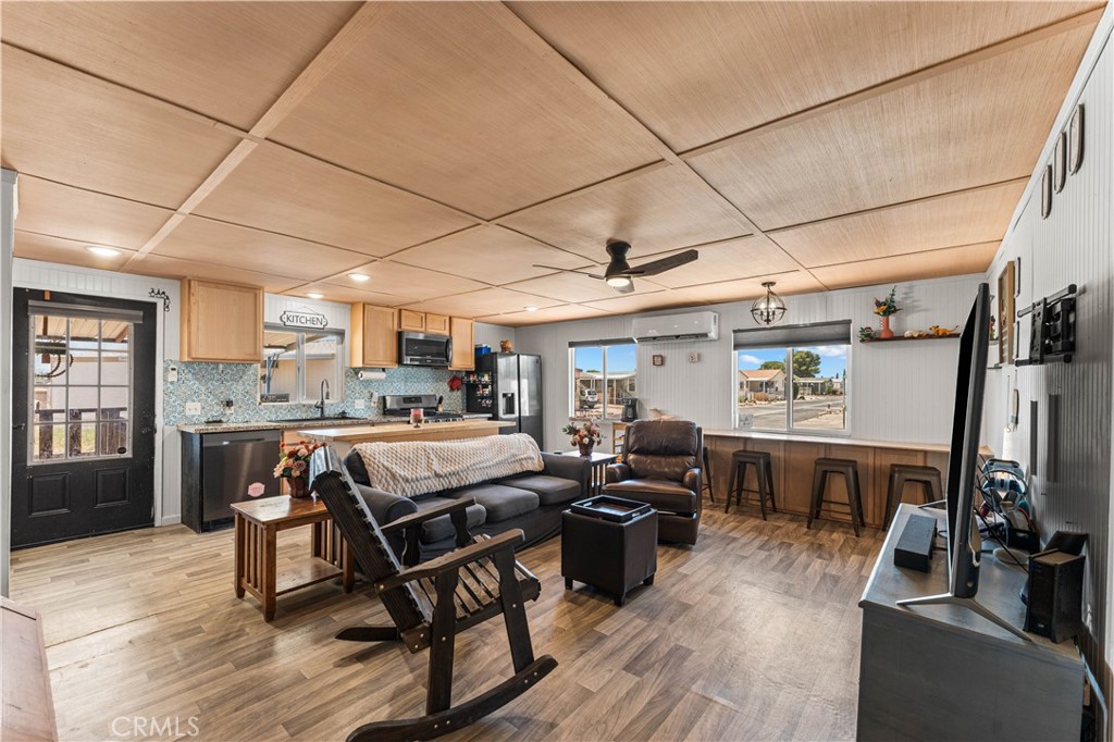 1724 Sandra Property Photo 4