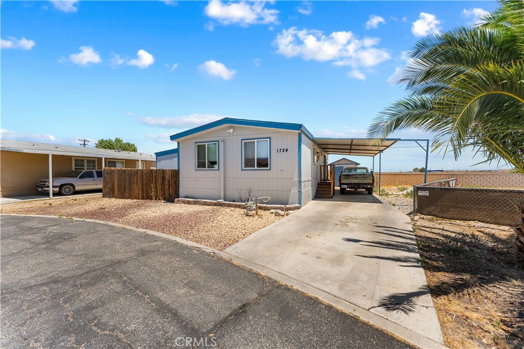 1724 Sandra Property Photo 32