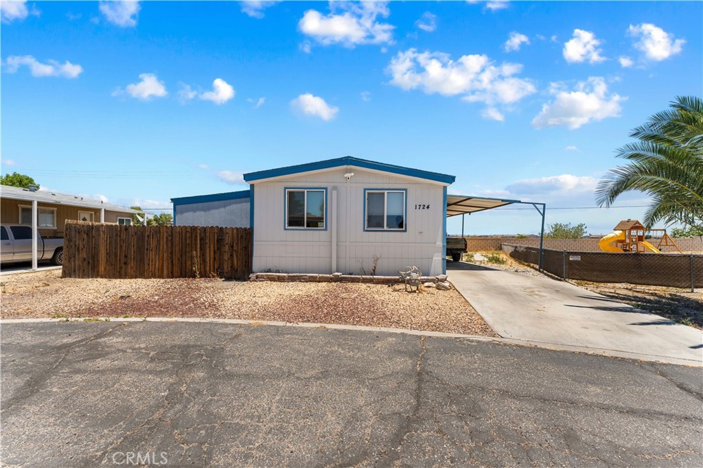 1724 Sandra Property Photo 33