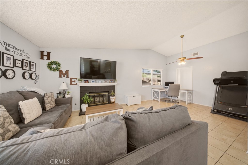 1011 Lightcap Property Photo 3