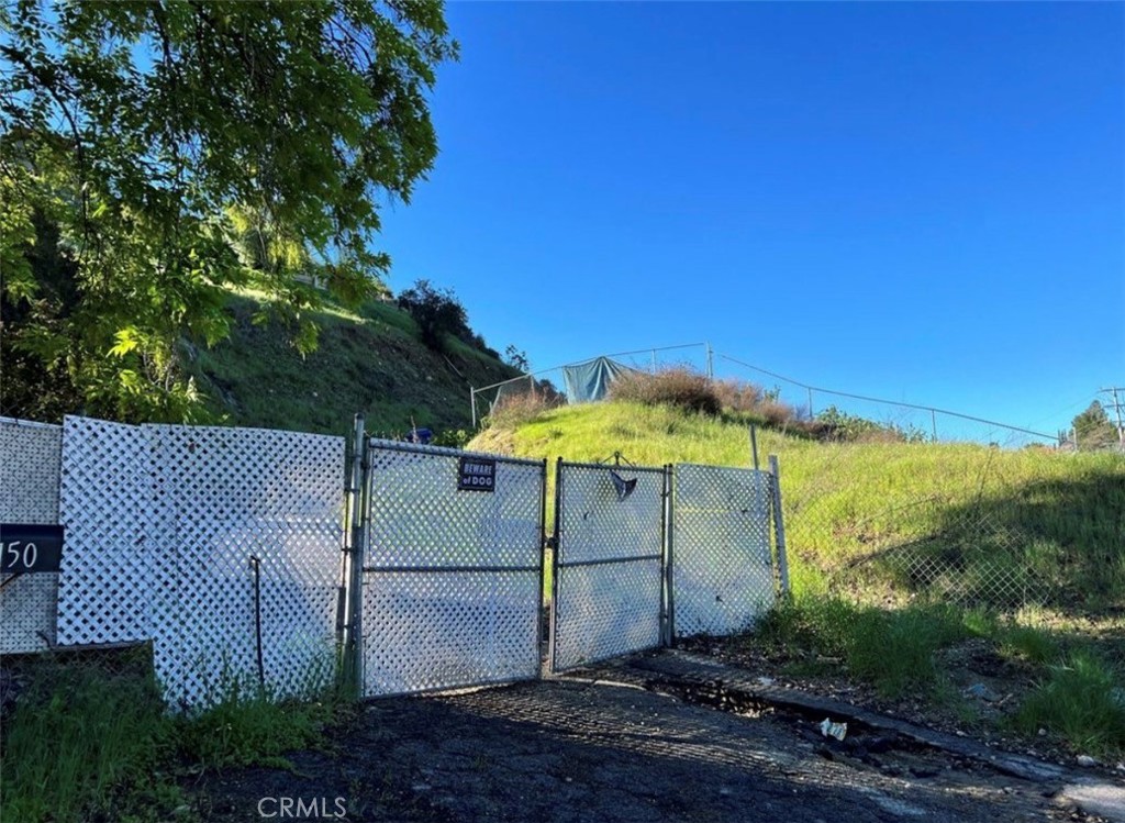 10138 Sunland Property Photo 5