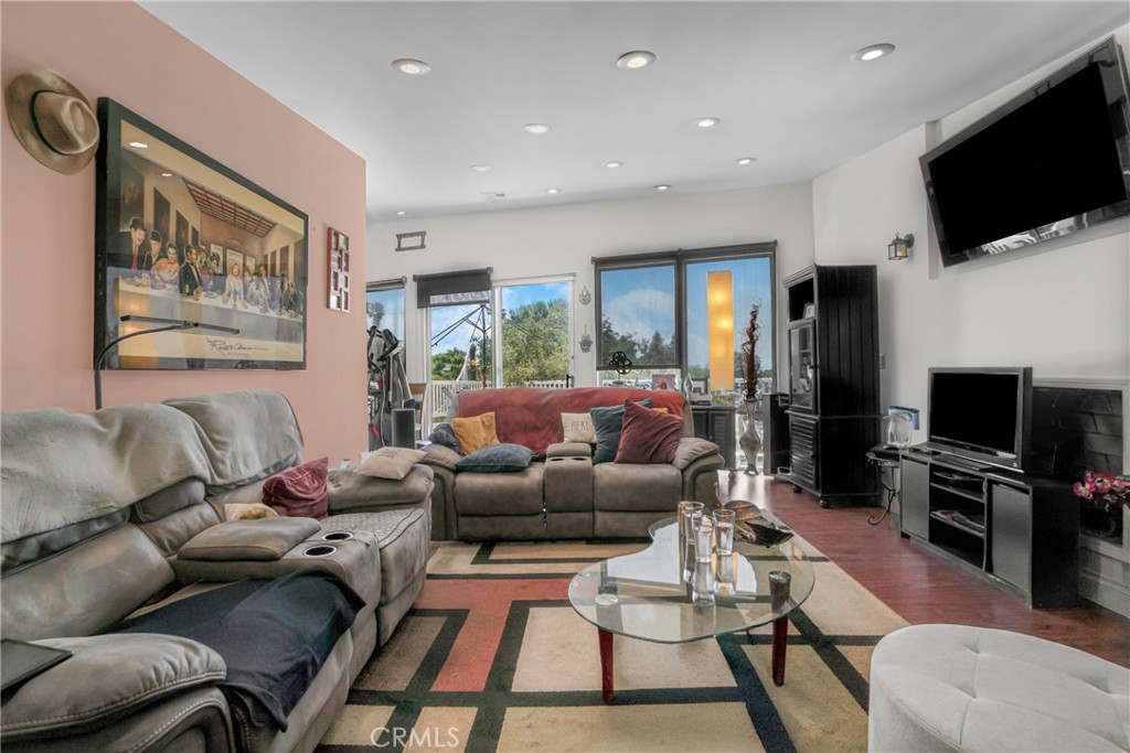 3837 Sherview Property Photo 6