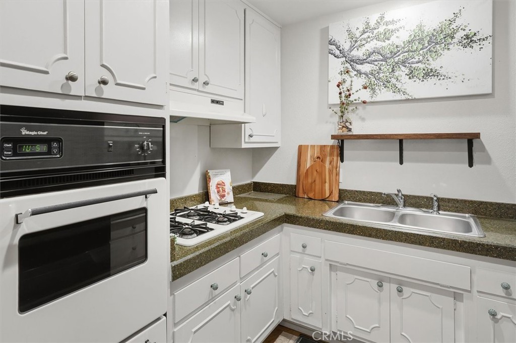 26742 Whispering Leaves, Unit B Property Photo 11