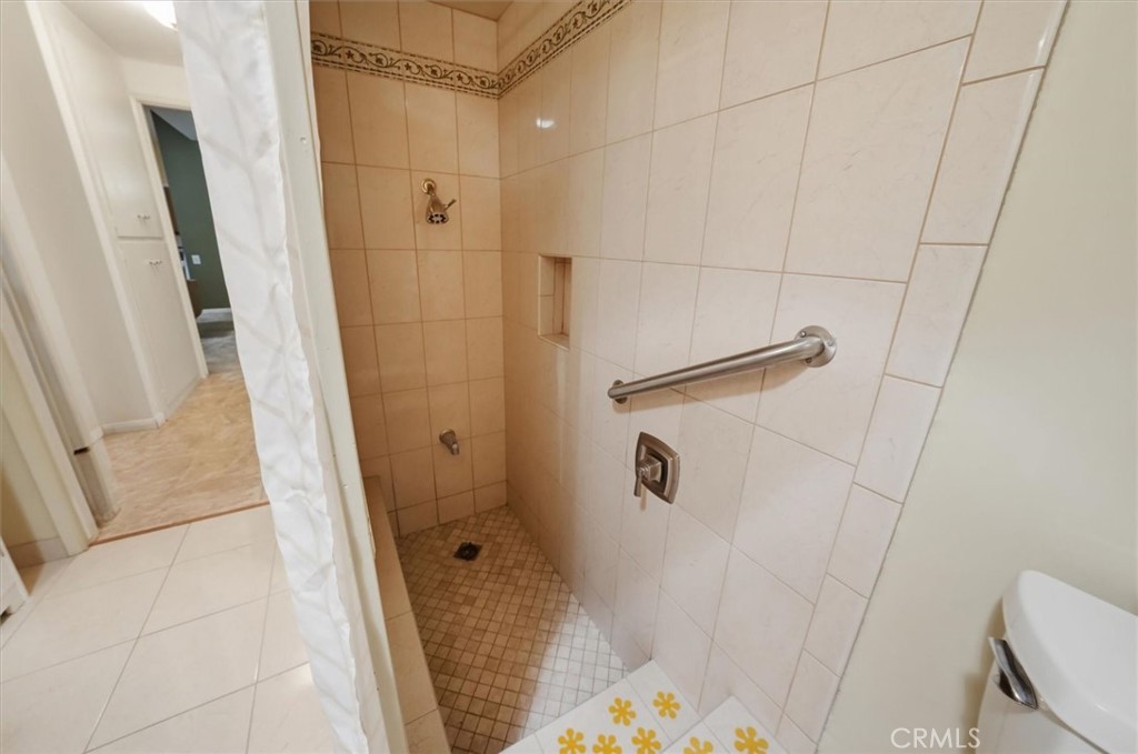 26742 Whispering Leaves, Unit B Property Photo 18