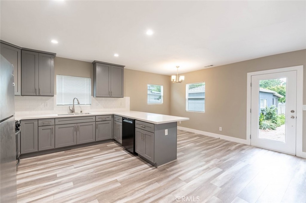 6633 Costello Avenue Property Photo 12