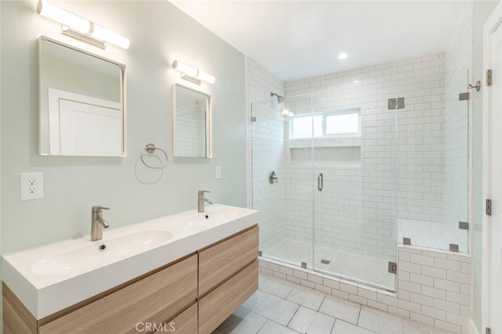 6633 Costello Avenue Property Photo 23
