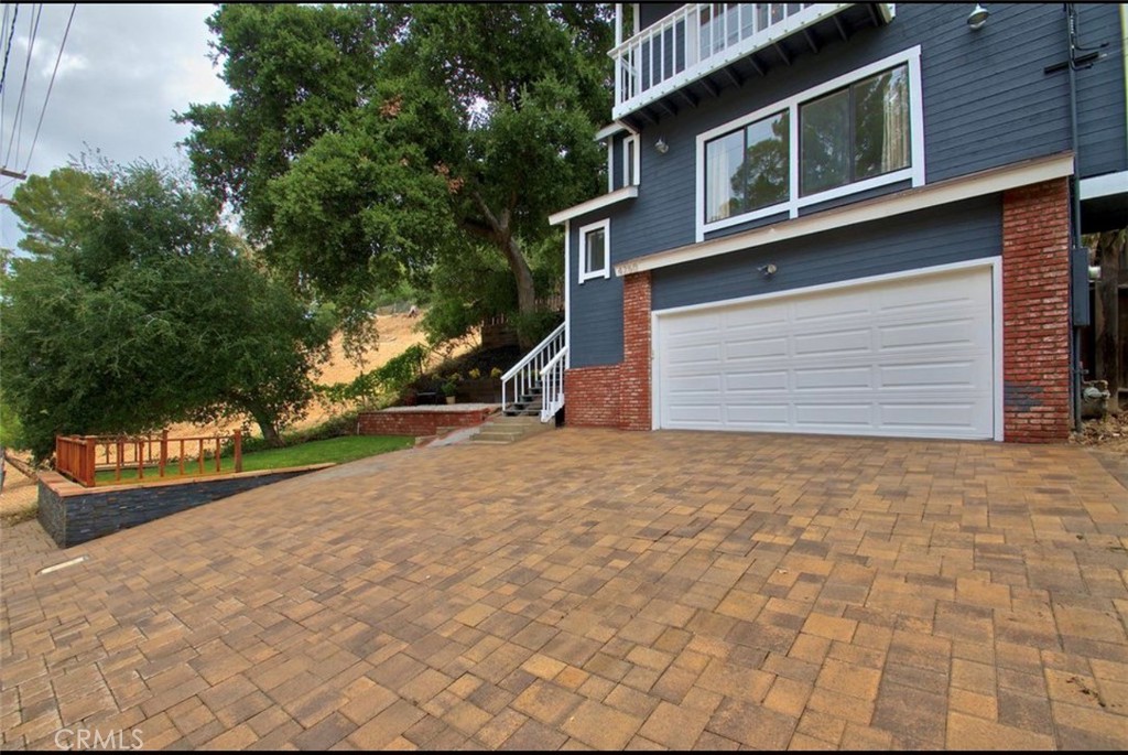 4250 Canoga Property Photo 1