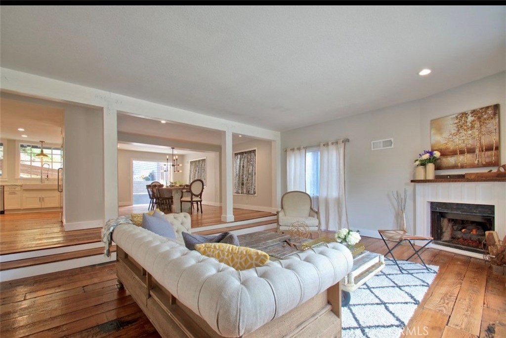 4250 Canoga Property Photo 7