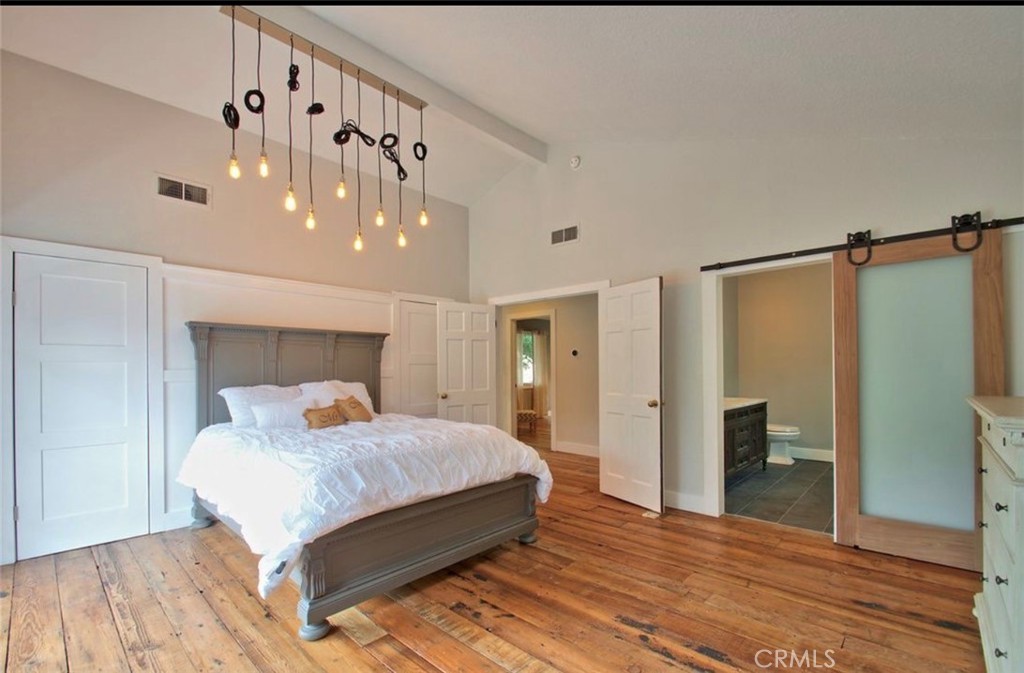 4250 Canoga Property Photo 8