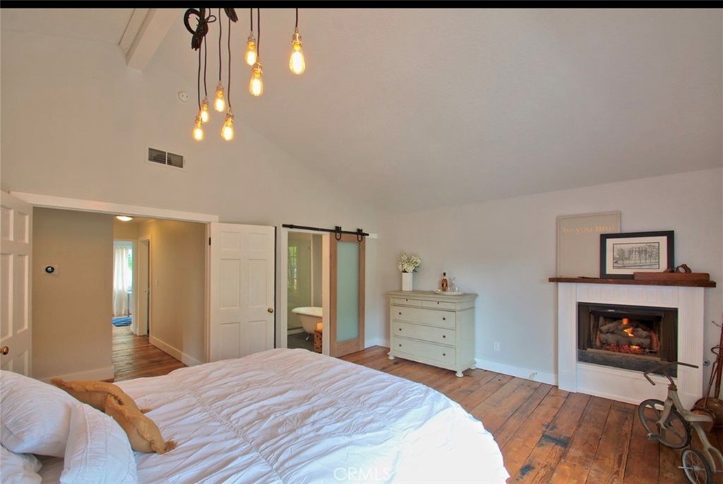 4250 Canoga Property Photo 9