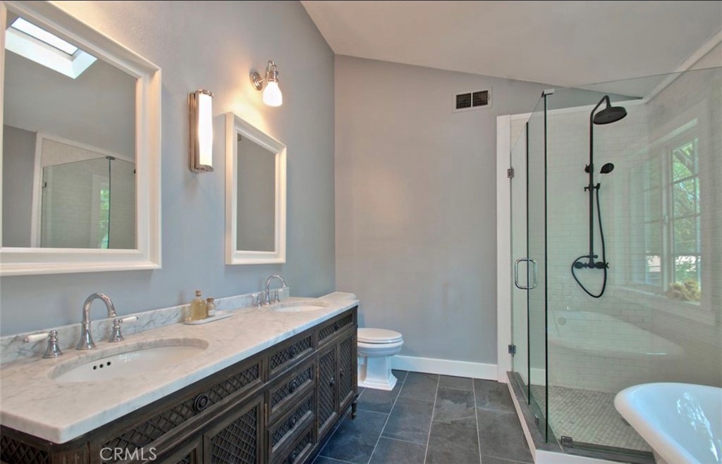 4250 Canoga Property Photo 12