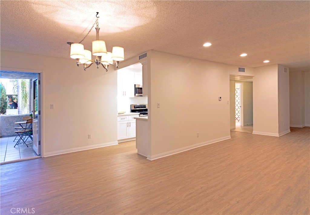 5412 Lindley Avenue 117 Property Photo 5