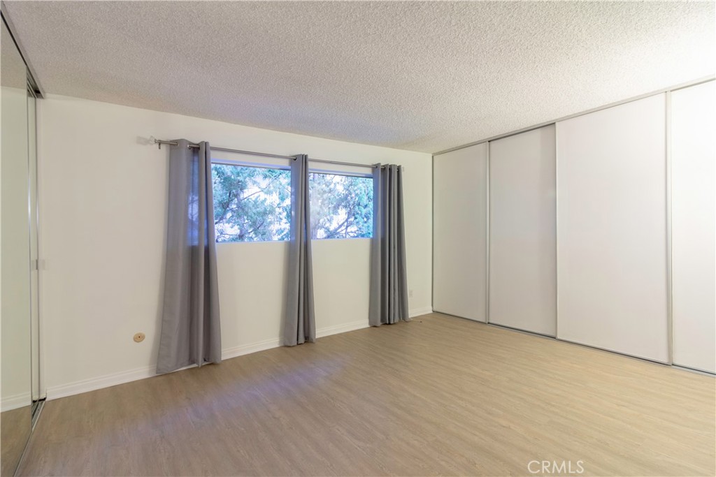 5412 Lindley Avenue 117 Property Photo 7