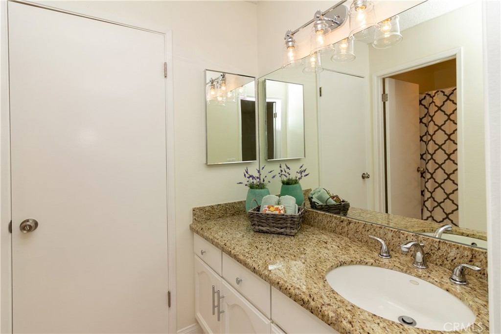 5412 Lindley Avenue 117 Property Photo 10