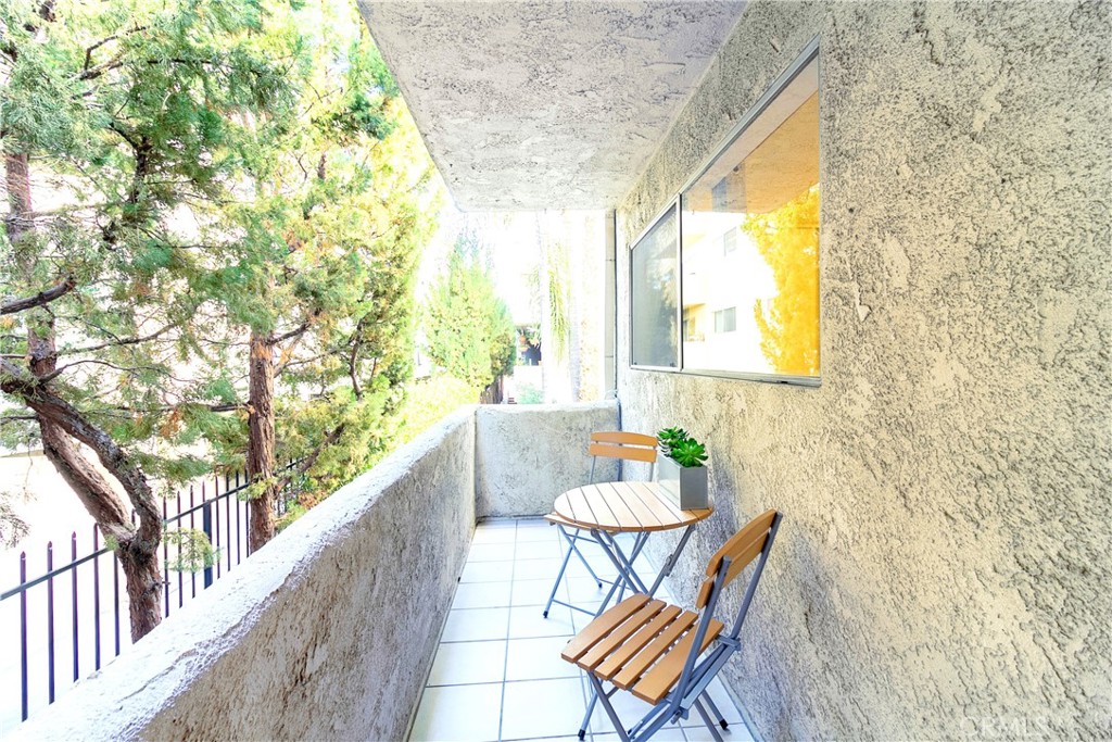 5412 Lindley Avenue 117 Property Photo 11