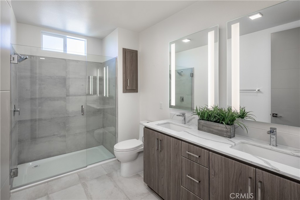 6800 Variel Avenue 204 Property Photo 11