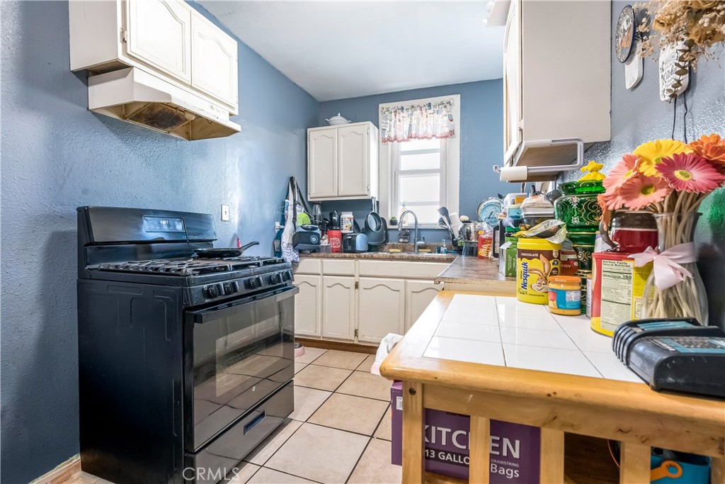 821 823 W 98th Street Property Photo 2