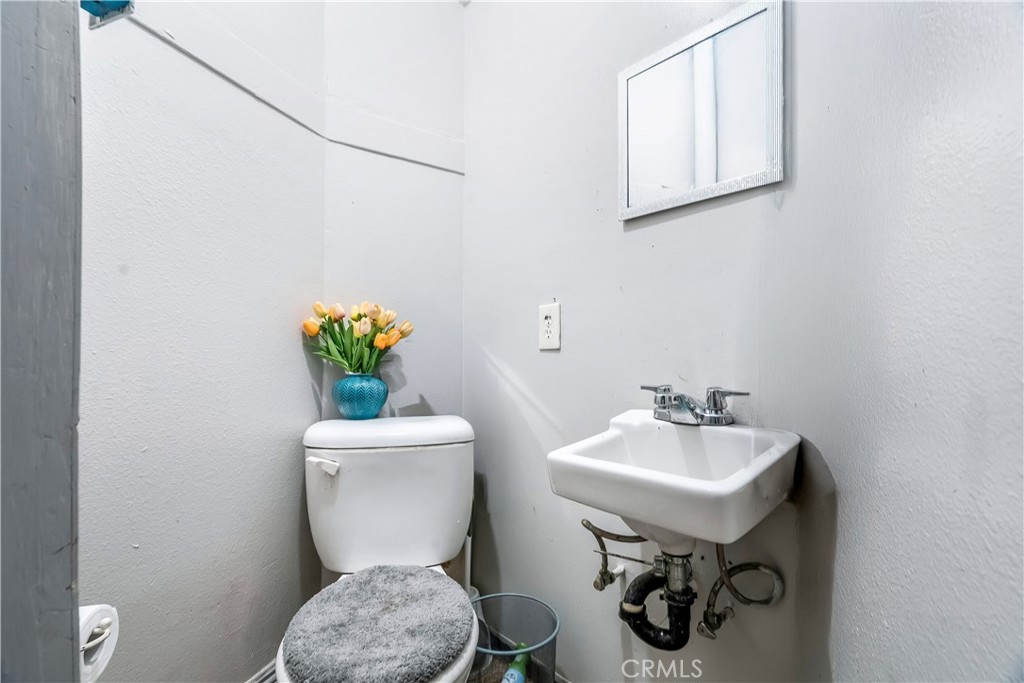 821 823 W 98th Street Property Photo 20