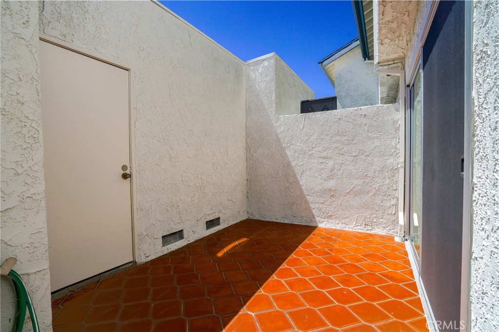 19231 Sherman Way 25 Property Photo 4