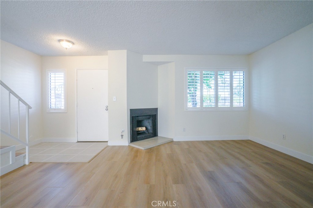 19231 Sherman Way 25 Property Photo 6