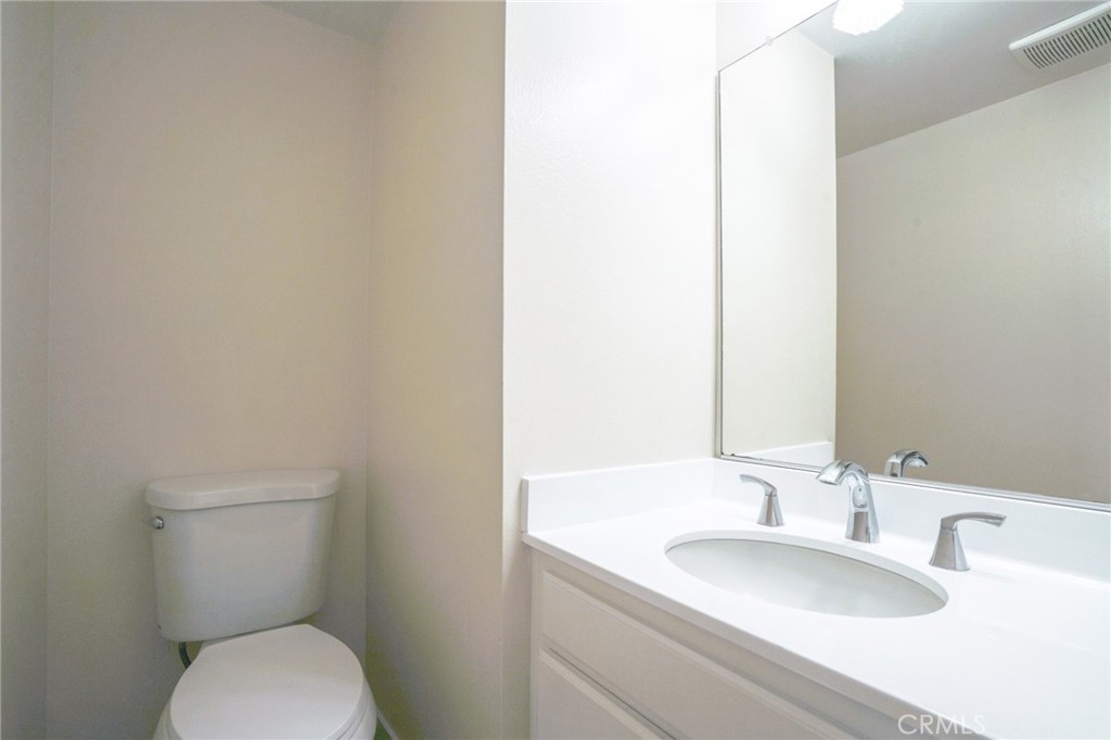 19231 Sherman Way 25 Property Photo 9