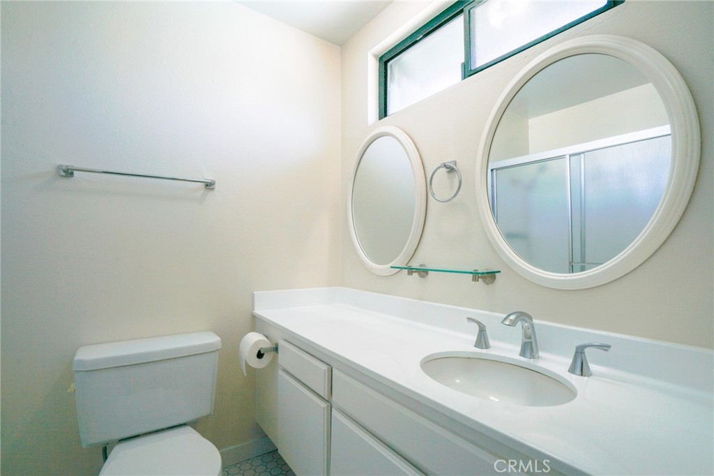 19231 Sherman Way 25 Property Photo 11