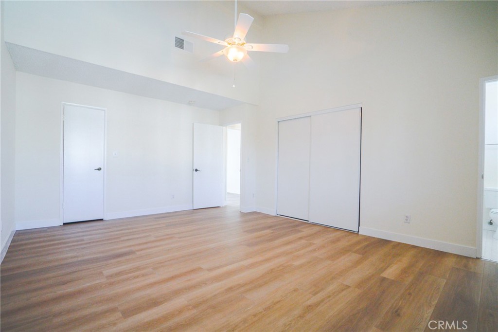 19231 Sherman Way 25 Property Photo 14