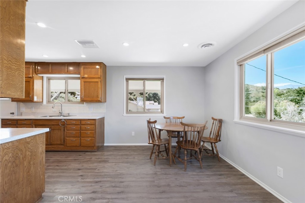 25030 Atwood Boulevard Property Photo 10