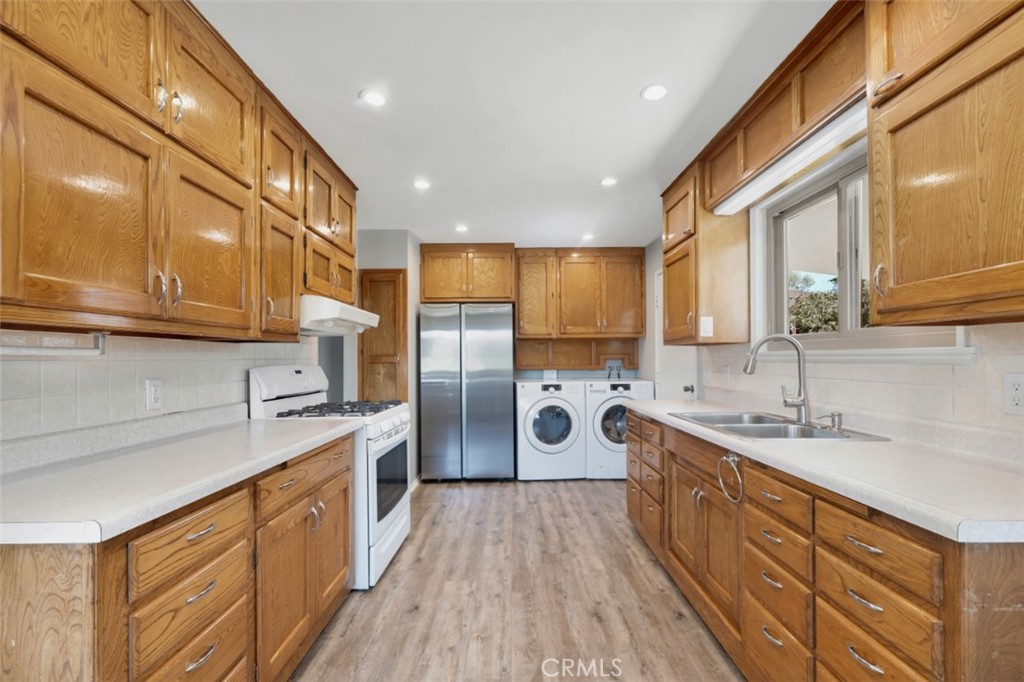 25030 Atwood Boulevard Property Photo 12