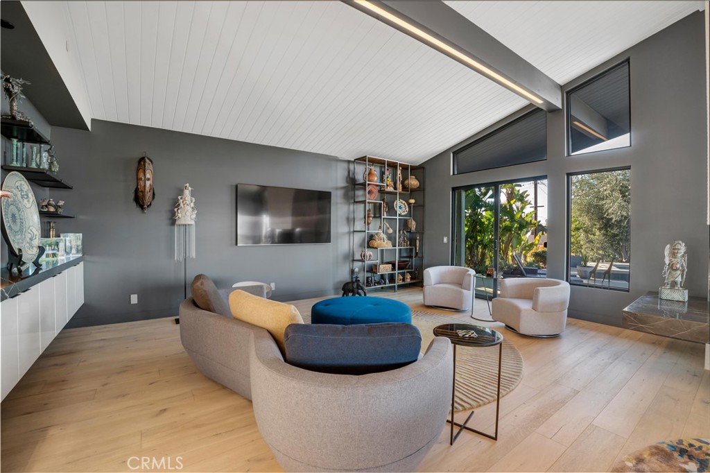 4326 Coronet Drive Property Photo 8