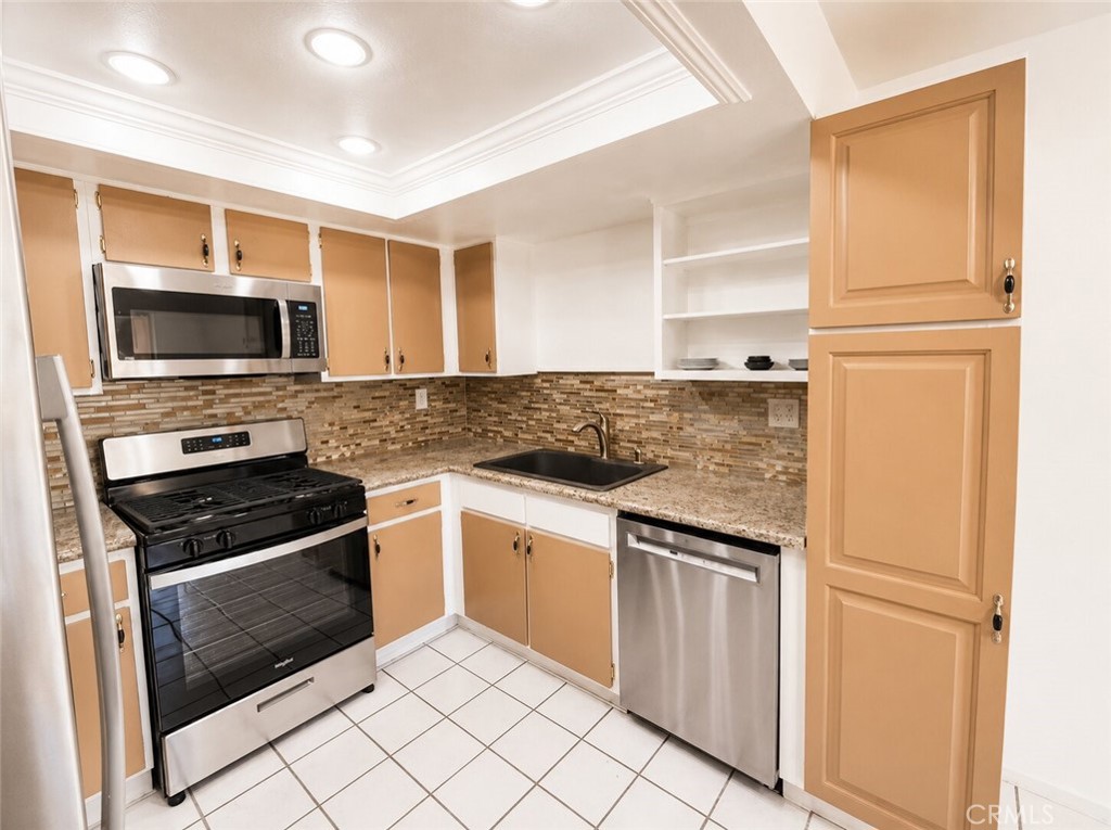 1849 E Avenue J4 Property Photo 4