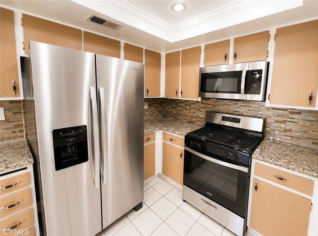 1849 E Avenue J4 Property Photo 5