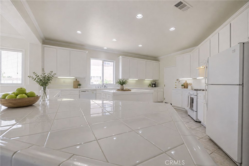 42327 42nd Street W Property Photo 8