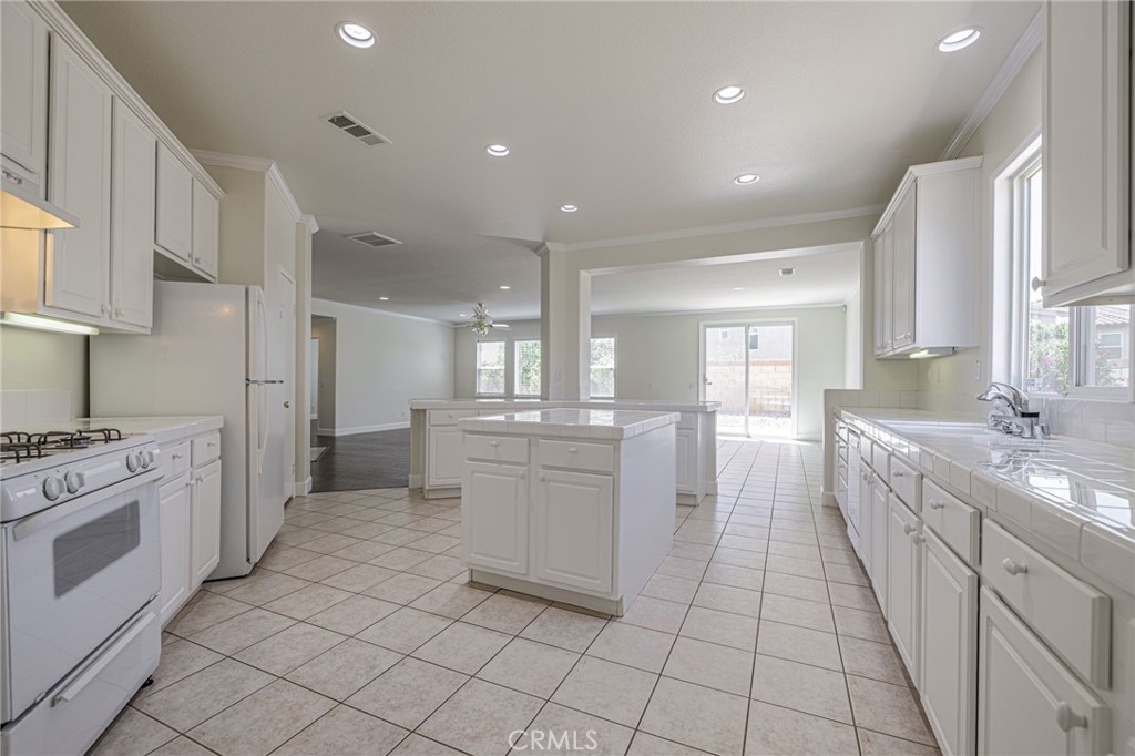 42327 42nd Street W Property Photo 10