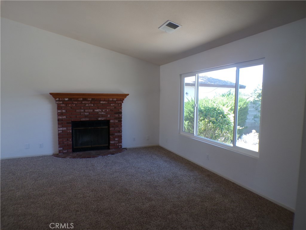 5102 W Avenue L10 Property Photo 4