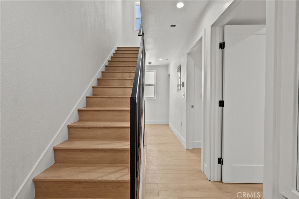 322 Leslie Way Property Photo 6