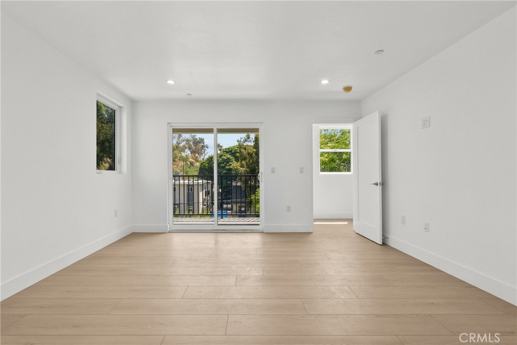 322 Leslie Way Property Photo 13