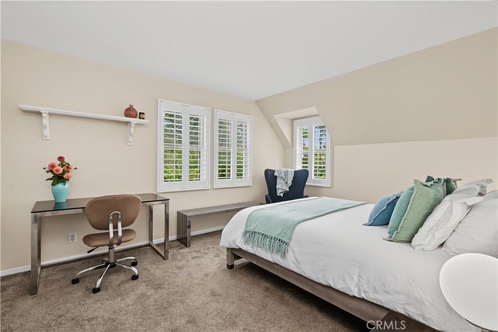 4323 Laurelgrove Avenue Property Photo 32