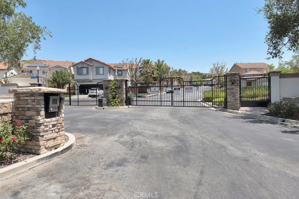 13254 La Tierra Way Property Photo 4