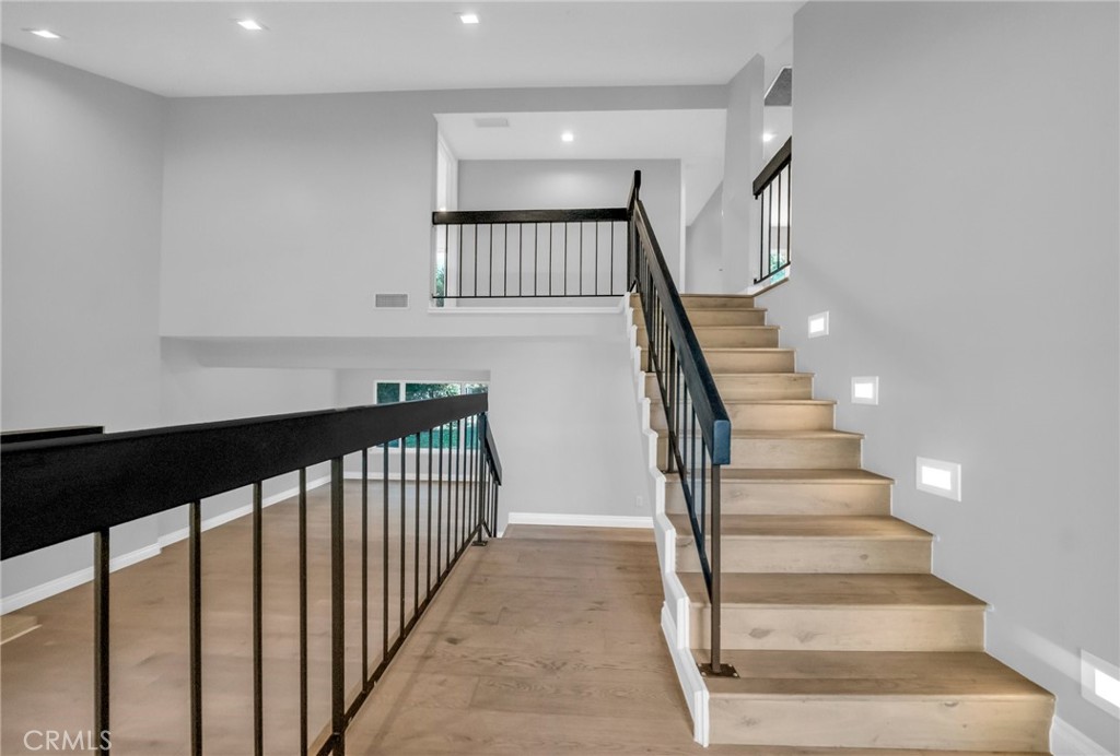 4642 Poe Avenue Property Photo 4