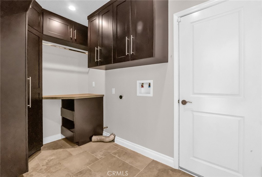 4642 Poe Avenue Property Photo 16