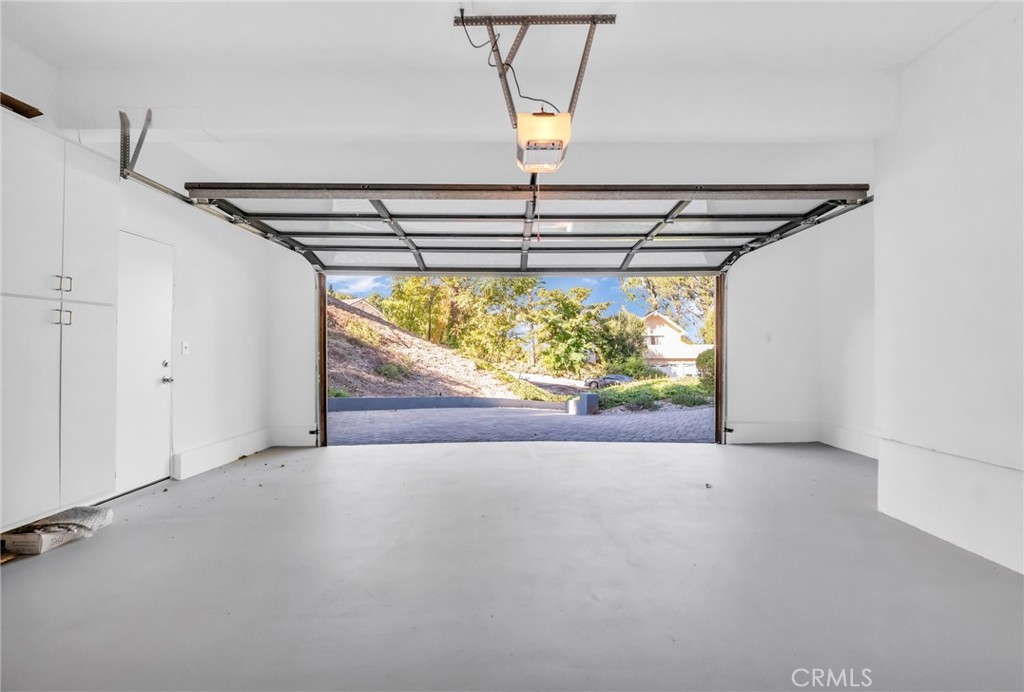 4642 Poe Avenue Property Photo 17