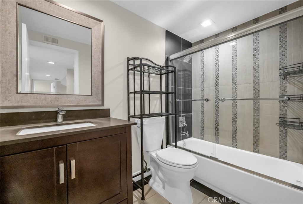4642 Poe Avenue Property Photo 35