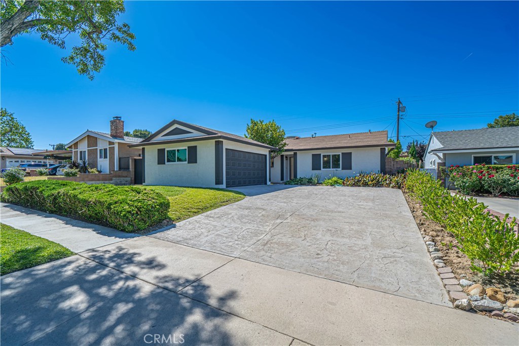 22514 Los Tigres Property Photo 1