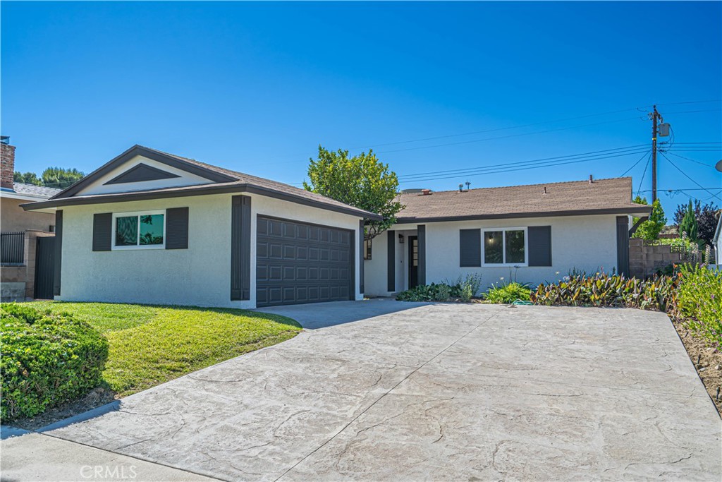 22514 Los Tigres Property Photo 3