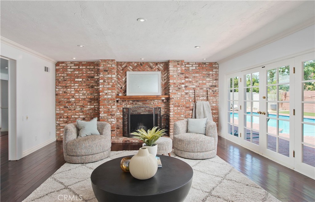 18056 Lake Encino Property Photo 4